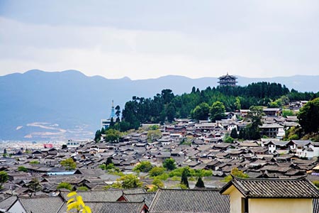 丽江古城是中国历史文化名城中唯一没有城墙的古城