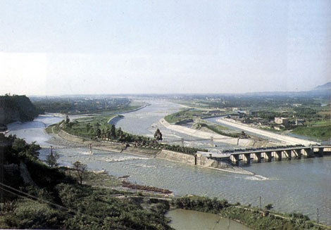 著名的都江堰水利工程被誉为“世界水利文化的鼻祖”